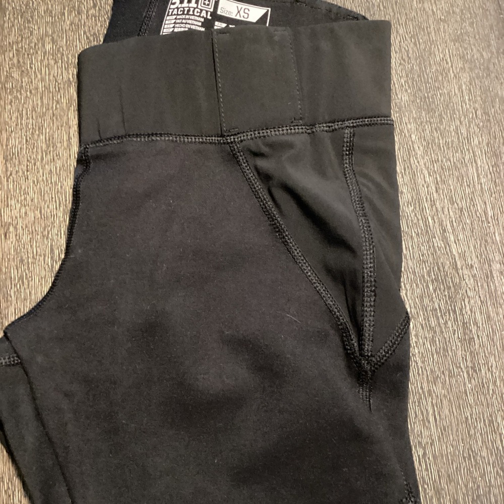 5.11 Tactical Womens‎ Capri Yoga Pants Black Stretch Activewear Cropped Leggings
